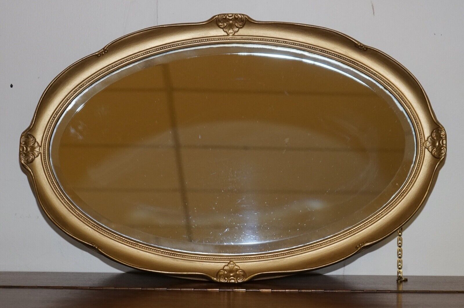 STUNNING VINTAGE GOLD ORNATE OVAL WALL MIRROR