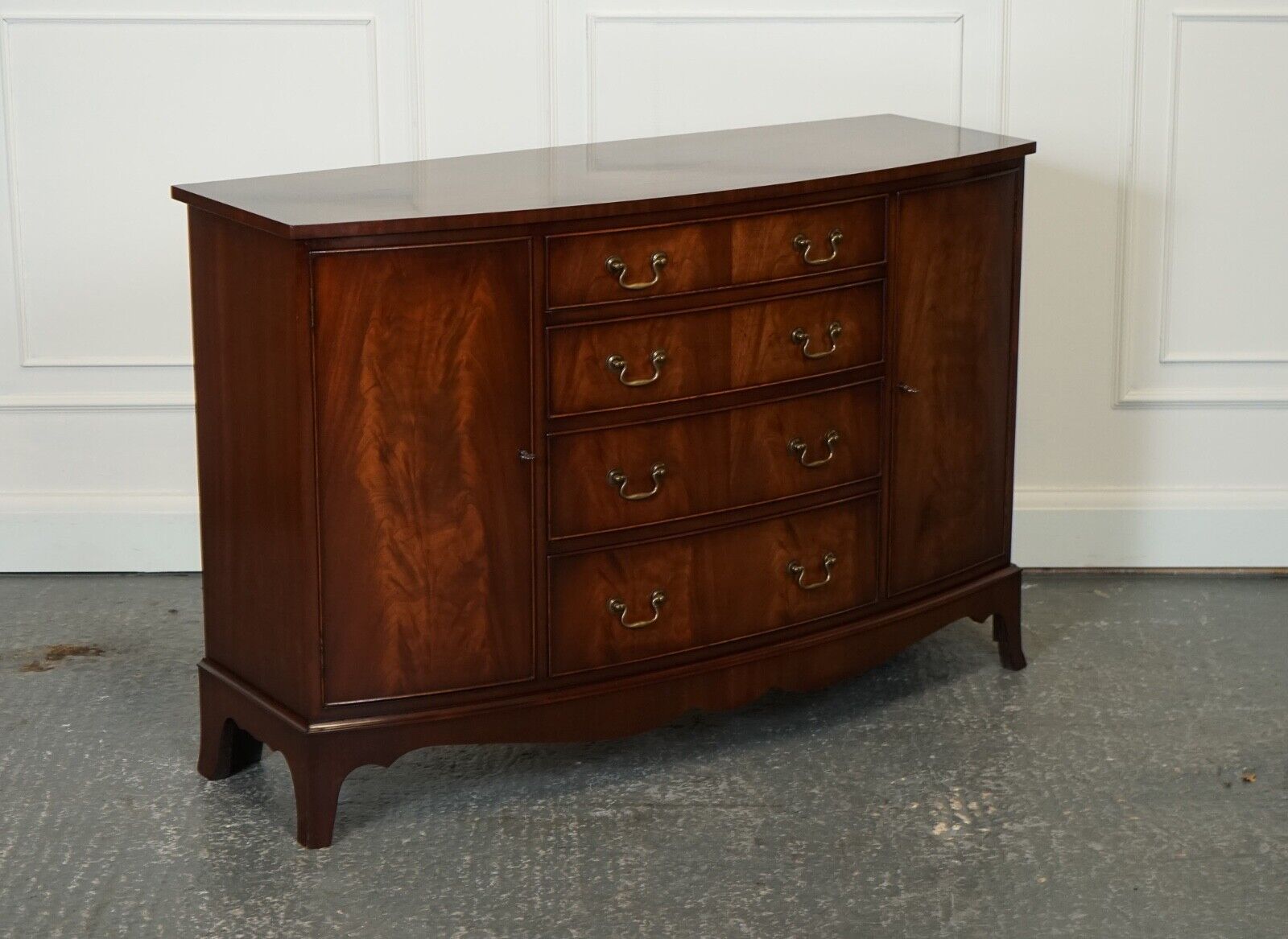 STUNNING REPRODUX BEVAN FUNNELL SIDEBOARD WITH DRAWERS J1