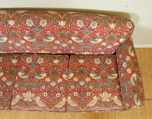 LOVELY COUNTRYHOUSE SOFA UPHOLSTERED IN WILLIAM MORRIS STRAWBERRY THIEF FABRIC