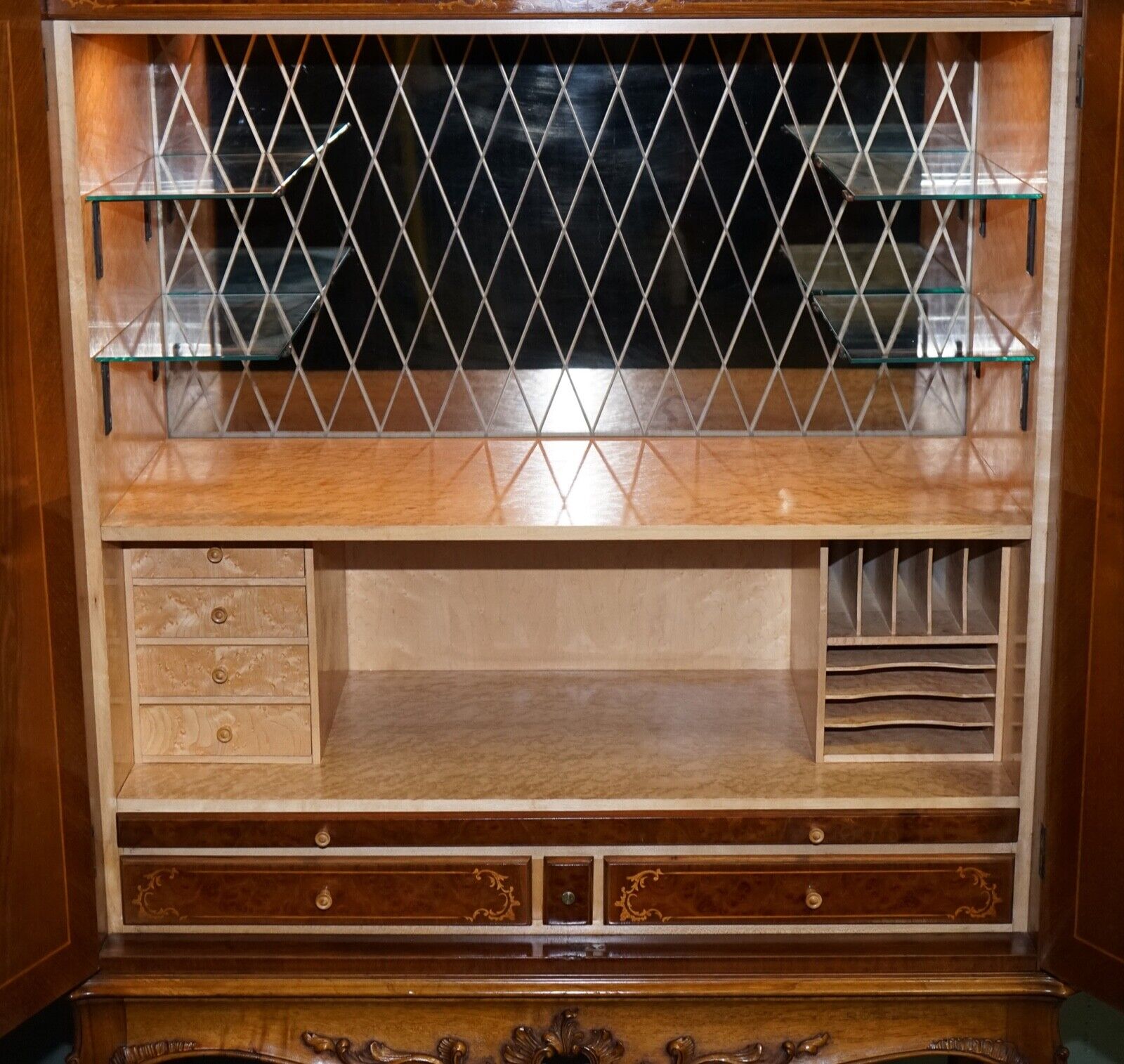 GORGEOUS FRENCH WALNUT PARQUETRY DRINKS COCKTAIL BAR CABINET CUPBOARD