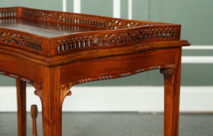 VERY FINE ANTIQUE MAHOGANY GEORGE III CHIPPENDALE STYLE CONSOLE SLIVER TABLE