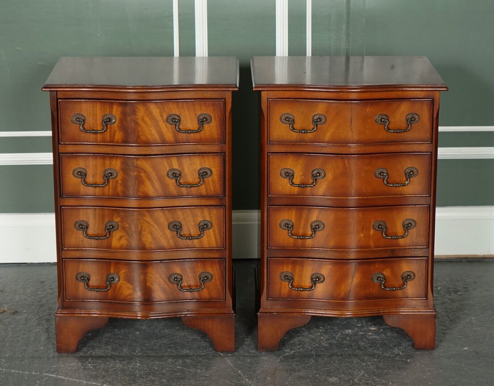 PAIR OF GEORGIAN STYLE NIGHTSTANDS BEDSIDE END SIDE TABLES