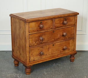 ANTIQUE LATE VICTORIAN PINE CHEST OF DRAWERS WITH ORIGINAL TURNED WOODEN HANDLES