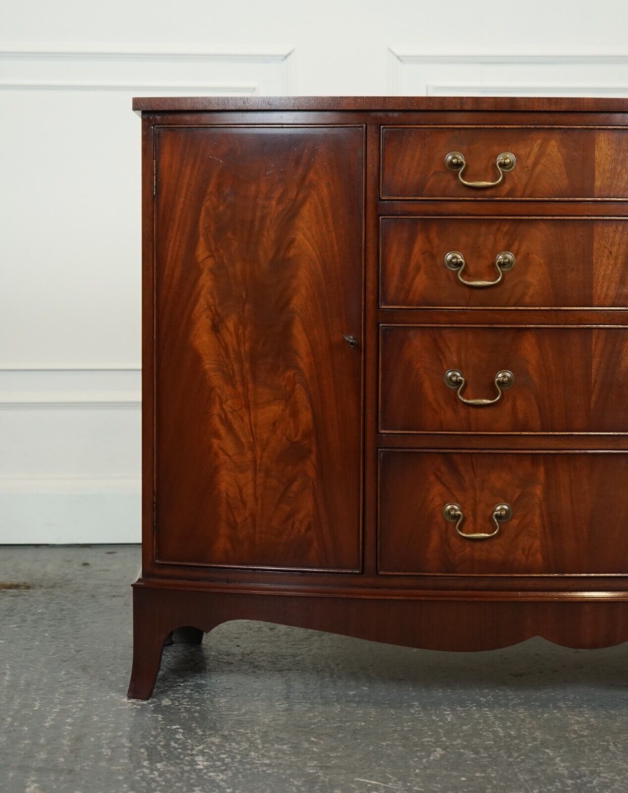 STUNNING REPRODUX BEVAN FUNNELL SIDEBOARD WITH DRAWERS J1
