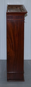 MAHOGANY LITTLE WALL BOOKCASE/CABINET WITH GLAZED DOORS