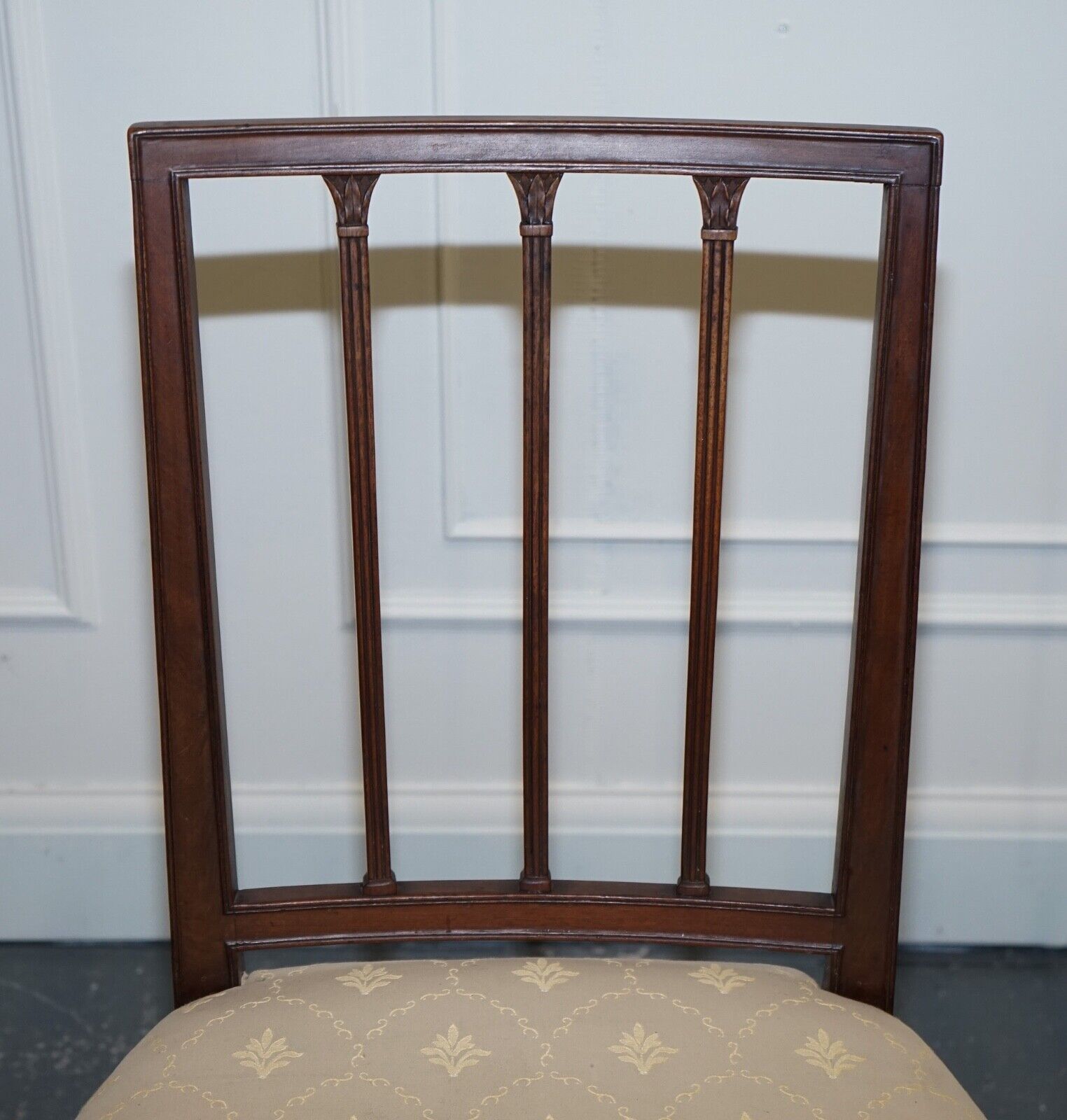 VICTORIAN PAIR OF SIDE CHAIRS WITH CREAM FABRIC SEATS