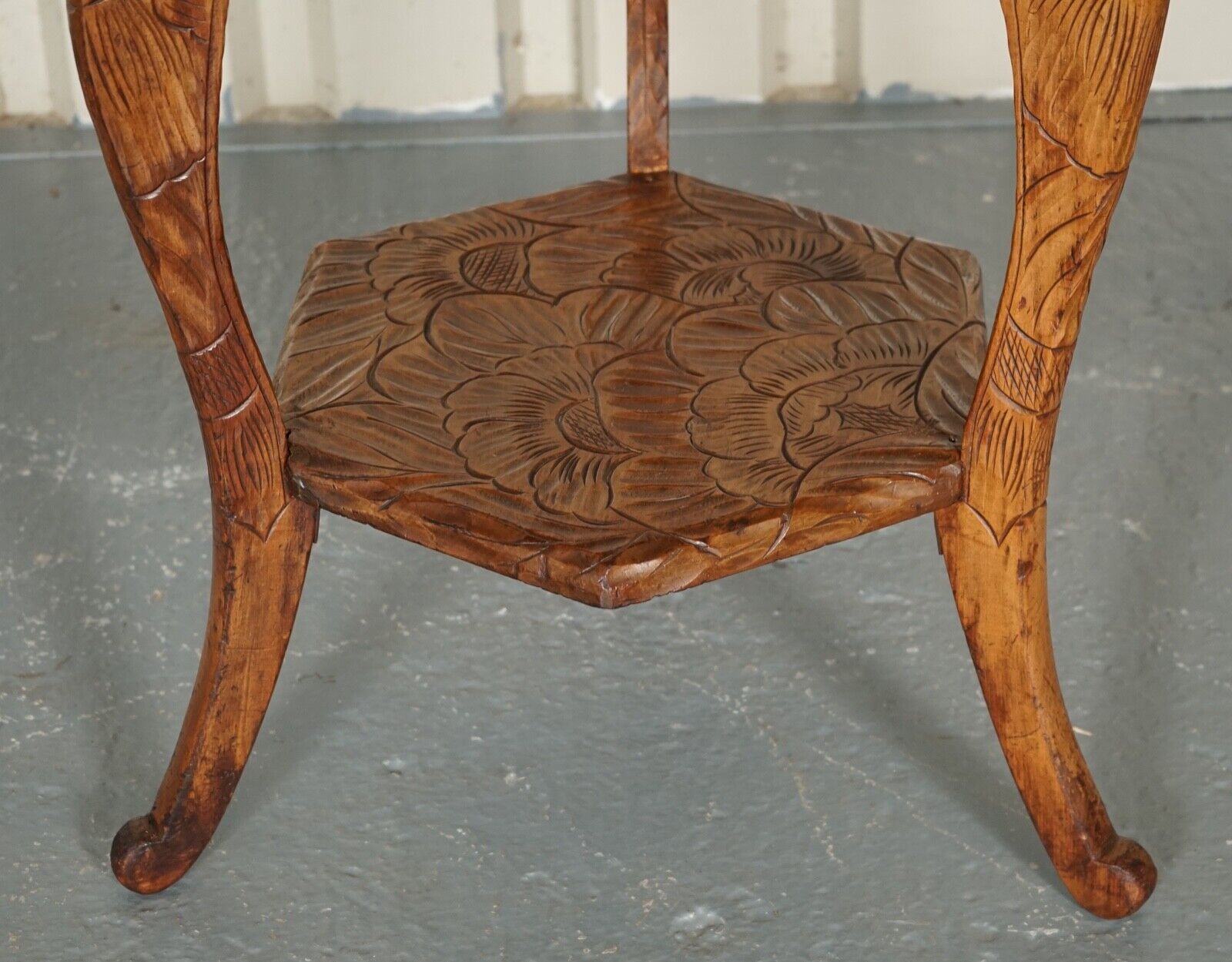 EARLY 19TH CENTURY LIBERTY'S LONDON HAND CARVED OCCASIONAL SIDE END LAMP TABLE