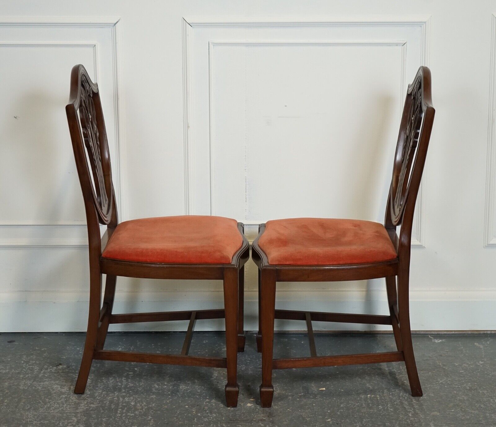 LOVELY PAiR OF VICTORIAN HEPPLEWHITE CARVER HALLWAY SIDE CHAIRS FEATHER FILLED