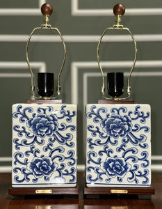 PAIR OF RALPH LAUREN BLUE & WHITE PORCELAIN TABLE LAMPS STUNNING CHINESE DESIGN