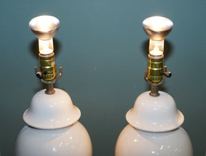 CIRCA 1970s VINTAGE CREAM COLOURED PORCELAIN PAIR OF LAMPS