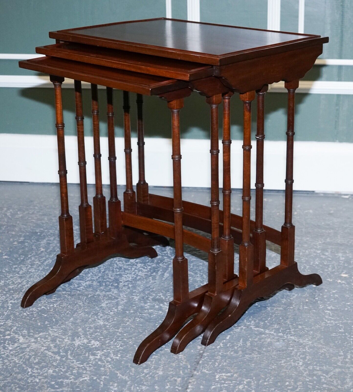 GEORGIAN NEST OF FOUR NESTING TABLES SIDE TABLES WITH BAMBOO LEGS