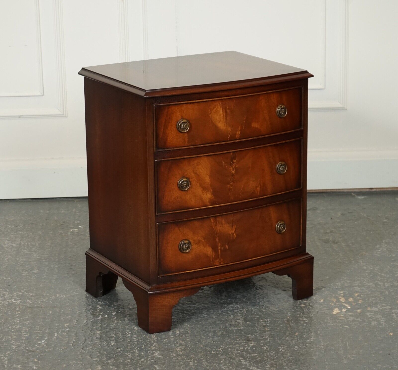 VINTAGE MAHOGANY GEORGIAN STYLE CHEST OF DRAWERS BEVAN FUNELL J1