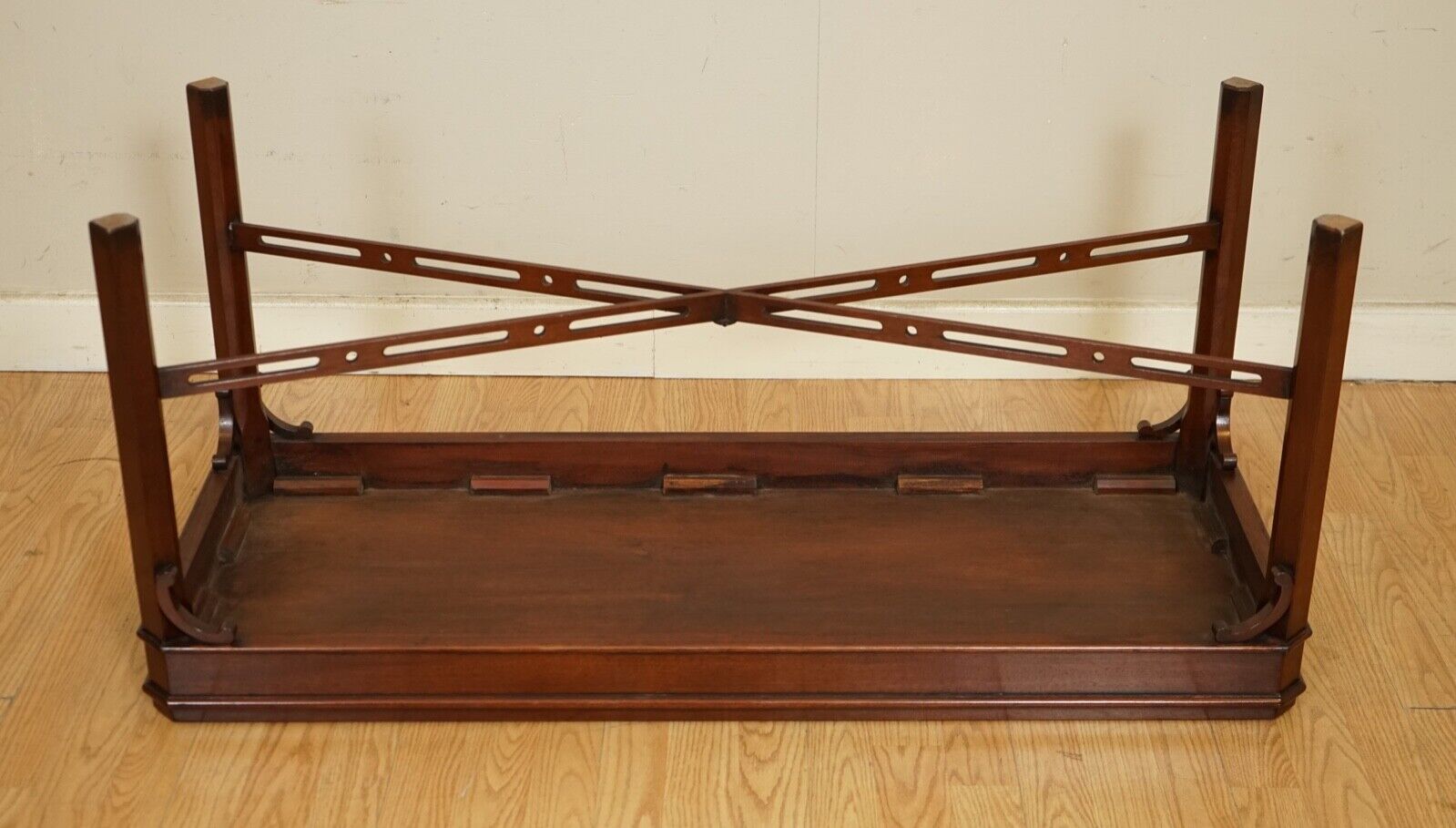 VINTAGE CHIPPENDALE STYLE SOLID MAHOGANY COFFEE TABLE EARLY 20TH CENTURY
