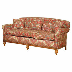 LOVELY COUNTRYHOUSE SOFA UPHOLSTERED IN WILLIAM MORRIS STRAWBERRY THIEF FABRIC