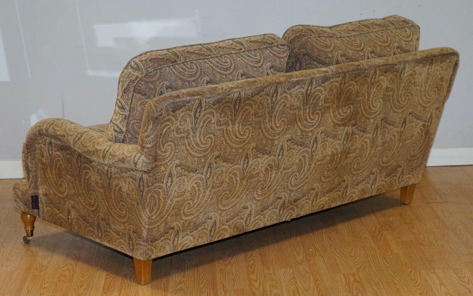 MULBERRY DESIGNER RARE MADE TO ORDER FEATHER FILLED HOWARD STYLE TWO SEATER SOFA